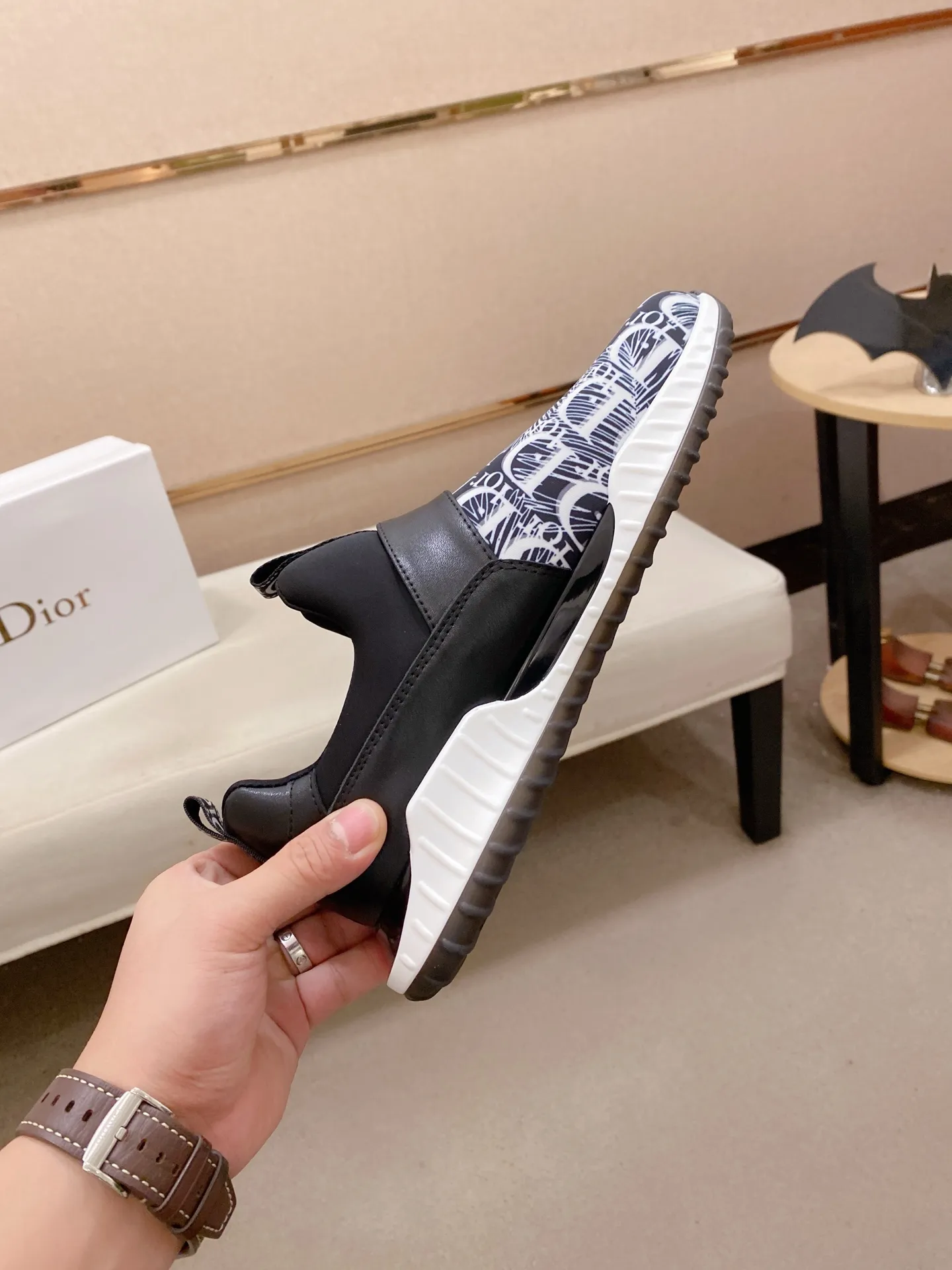 Factory price: 440💰[Dior·Dior] New casual sports style men's shoes, new spring and summer design, perfect workmanship, lace-up lazy style to create wardrobe quality, upper: imported cowhide, sheepskin lining is soft and comfortable, ultra-light TPU wear-resistant outsole, simple, versatile fashion men's shoes, excellent color code number 38--44. (Can be customized for 45 non-refundable)